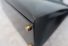 画像をギャラリービューアに読み込む, HERMES／エルメス ケリー32 ボックスカーフ ブラック 〇T刻印 ショルダーバッグ 800010080
