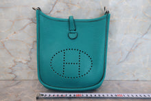 將圖片載入圖庫檢視器 HERMES／エルメス エブリンTPM トリヨンクレマンス ブルーパオン X刻印 ショルダーバッグ 700110052
