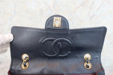 Load image into Gallery viewer, CHANEL Matelasse chain shoulder bag Lambskin Navy/Gold hadware Shoulder bag 600070116
