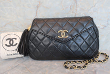 将图片加载到图库查看器，CHANEL/香奈儿 CF 流苏 链条 肩背包 羊皮  Black/Gold hadware(黑色/金色金属) 肩背包 600070170
