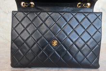 将图片加载到图库查看器，CHANEL/香奈儿 中号CF 单盖包 双链条包 羊皮 Black/Gold hadware(黑色/金色金属) 肩背包 800030137
