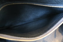 Load image into Gallery viewer, HERMES KELLY 28 Clemence leather Black T Engraving Shoulder bag 700120060
