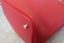 画像をギャラリービューアに読み込む, HERMES／エルメス ピコタンＭＭ トリヨンクレマンス ヴァーミリオン □G刻印 ハンドバッグ 800030039
