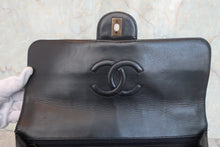Load image into Gallery viewer, CHANEL Matelasse tortoiseshell chain shoulder bag Lambskin Black/Gold hadware Shoulder bag 800070031
