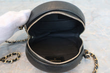 Load image into Gallery viewer, CHANEL Matelasse round chain shoulder bag Caviar skin Black/Silver hadware Shoulder bag 600060068
