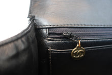Load image into Gallery viewer, CHANEL Matelasse tortoiseshell chain shoulder bag Lambskin Black/Gold hadware Shoulder bag 800070031
