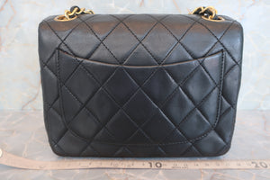 CHANEL/香奈儿 迷你CF 单盖 链条包 羊皮 Black/Gold hadware(黑色/金色金属) 肩背包  600070143