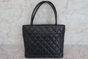 CHANEL Medallion Tote Caviar skin Black/Silver hadware Tote bag 600090008