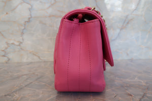 CHANEL  V-Stitch chain shoulder bag Lambskin Pink/Gold hadware Shoulder bag 700100046