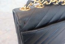 将图片加载到图库查看器，CHANEL/香奈儿 垂直针迹 链条包 荔枝皮 Black/Gold hadware(黑色/金色金属) 肩背包 700120117
