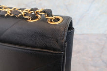 将图片加载到图库查看器，CHANEL/香奈儿 垂直针迹 链条包 荔枝皮 Black/Gold hadware(黑色/金色金属) 肩背包 700120117
