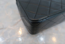 Load image into Gallery viewer, CHANEL Mini Matelasse single flap chain shoulder bag Lambskin Black/Gold hadware Shoulder bag 600060072
