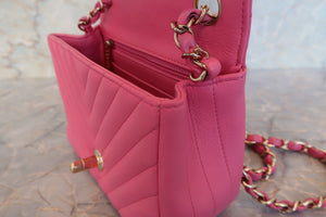 CHANEL  V-Stitch chain shoulder bag Lambskin Pink/Gold hadware Shoulder bag 700100046