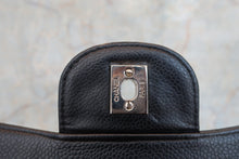 Load image into Gallery viewer, CHANEL Medium Matelasse Single Flap chain shoulder bag Caviar skin Black/Silver hadware Shoulder bag 800060005
