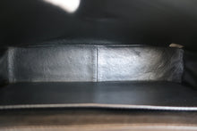 将图片加载到图库查看器，CHANEL/香奈儿 垂直针迹 链条包 荔枝皮 Black/Gold hadware(黑色/金色金属) 肩背包 700120117

