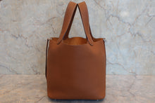 画像をギャラリービューアに読み込む, HERMES／エルメス ピコタンロックＭＭ トリヨンクレマンス ゴールド W刻印 ハンドバッグ 800030020
