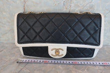 将图片加载到图库查看器，CHANEL/香奈儿 CF 链条包 羊皮 Black/White/Gold hadware(黑色/白色/金色金属) 肩背包  600080190
