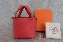 將圖片載入圖庫檢視器 HERMES／エルメス ピコタンロックＰＭ トリヨンクレマンス ルージュピヴォワンヌ C刻印 ハンドバッグ 800040060
