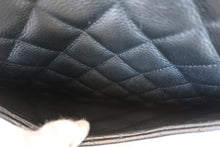 Load image into Gallery viewer, CHANEL Medium Matelasse Single Flap chain shoulder bag Caviar skin Black/Silver hadware Shoulder bag 800060005

