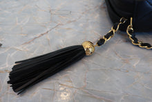 Load image into Gallery viewer, CHANEL Matelasse fringe chain shoulder bag Lambskin Black/Gold hadware Shoulder bag 700100034
