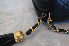 Load image into Gallery viewer, CHANEL Matelasse fringe chain shoulder bag Lambskin Black/Gold hadware Shoulder bag 700100034
