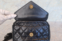 Load image into Gallery viewer, CHANEL Matelasse fringe chain shoulder bag Lambskin Black/Gold hadware Shoulder bag 700100034

