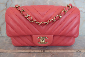 CHANEL V-Stitch chain shoulder bag Lambskin Pink/Gold hadware Shoulder bag 600070115