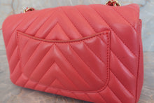 Load image into Gallery viewer, CHANEL V-Stitch chain shoulder bag Lambskin Pink/Gold hadware Shoulder bag 600070115
