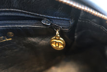 Load image into Gallery viewer, CHANEL Matelasse fringe chain shoulder bag Lambskin Black/Gold hadware Shoulder bag 700100034

