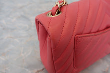 Load image into Gallery viewer, CHANEL V-Stitch chain shoulder bag Lambskin Pink/Gold hadware Shoulder bag 600070115
