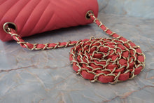 Load image into Gallery viewer, CHANEL V-Stitch chain shoulder bag Lambskin Pink/Gold hadware Shoulder bag 600070115
