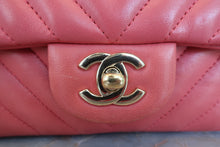 Load image into Gallery viewer, CHANEL V-Stitch chain shoulder bag Lambskin Pink/Gold hadware Shoulder bag 600070115
