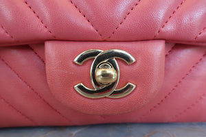 CHANEL V-Stitch chain shoulder bag Lambskin Pink/Gold hadware Shoulder bag 600070115