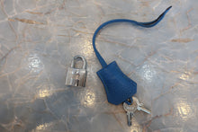 Load image into Gallery viewer, HERMES KELLY 28 Clemence leather Mykonos □O Engraving Shoulder bag 700070190
