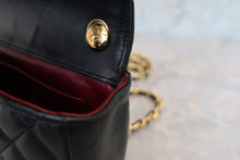 Load image into Gallery viewer, CHANEL Mini matelasse chain shoulder bag Lambskin Black/Gold hadware Shoulder bag 600060063
