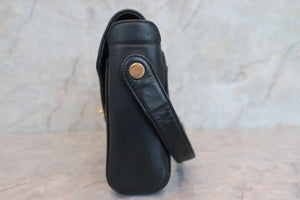 CHANEL V-Stitch shoulder bag Lambskin Black/Gold hadware Shoulder bag 600060062