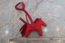 Load image into Gallery viewer, HERMES Rodeo PM Agneau Milo Rouge indien/Ruby/Rose mexico Y Engraving Bag charm 600050014
