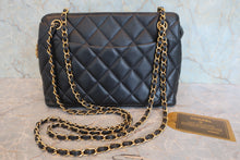 将图片加载到图库查看器，CHANEL/香奈儿 CF 链条包 荔枝皮 Black/Gold hadware(黑色/金色金属) 肩背包 800080192
