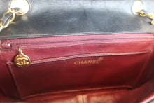 Load image into Gallery viewer, CHANEL Diana matelasse chain shoulder bag Lambskin Black/Gold hadware Shoulder bag 700120094
