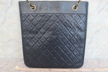 Load image into Gallery viewer, CHANEL Matelasse chain tote bag Lambskin Navy/Gold hadware Tote bag 600070110
