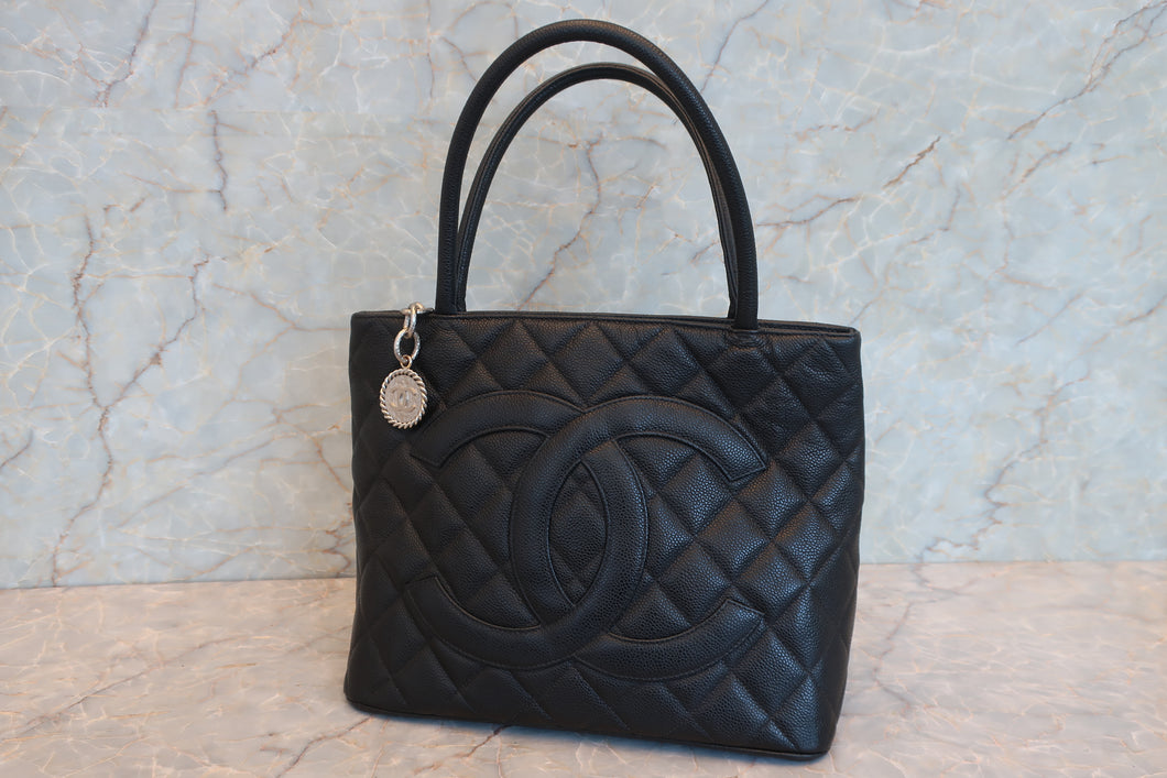 CHANEL/シャネル 復刻トート キャビアスキン ブラック/シルバー金具 トートバッグ 700080197