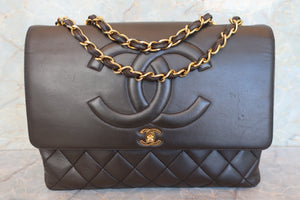 CHANEL Matelasse chain shoulder bag Lambskin Brown/Gold hadware Shoulder bag 700090163