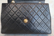 Load image into Gallery viewer, CHANEL Matelasse chain shoulder bag Lambskin Black/Gold hadware Shoulder bag 600080189
