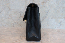 将图片加载到图库查看器，CHANEL/香奈儿 中号CF 单盖包 链条包 羊皮 Black/Gold hadware(黑色/金色金属) 肩背包 700060148
