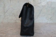Load image into Gallery viewer, CHANEL Medium Matelasse single flap chain shoulder bag Lambskin Black/Gold hadware Shoulder bag 700120157
