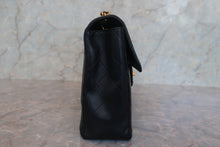Load image into Gallery viewer, CHANEL Medium Matelasse single flap chain shoulder bag Lambskin Black/Gold hadware Shoulder bag 700120157
