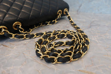 将图片加载到图库查看器，CHANEL/香奈儿 中号CF 单盖包 链条包 羊皮 Black/Gold hadware(黑色/金色金属) 肩背包 700060148
