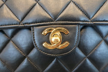 将图片加载到图库查看器，CHANEL/香奈儿 中号CF 单盖包 链条包 羊皮 Black/Gold hadware(黑色/金色金属) 肩背包 700060148
