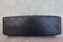 Load image into Gallery viewer, CHANEL Big Matelasse Single flap chain shoulder bag Lambskin Black/Gold hadware Shoulder bag 700090180
