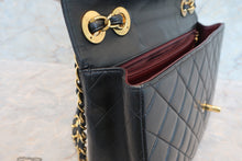 将图片加载到图库查看器，CHANEL/香奈儿 中号CF 单盖包 链条包 羊皮 Black/Gold hadware(黑色/金色金属) 肩背包 700060148
